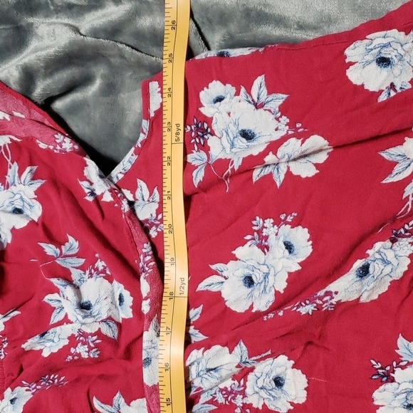 Torrid Floral Top Size 4 - Picture 4 of 6